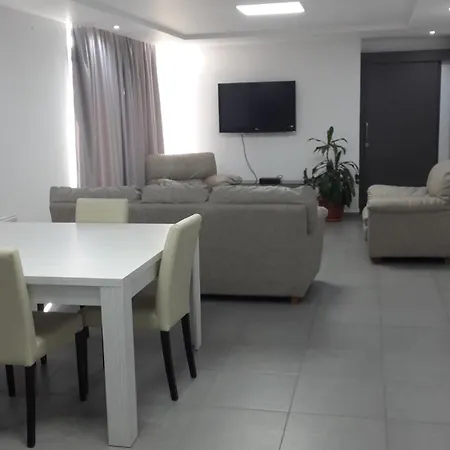 Agrino Lejlighedshotel 3*