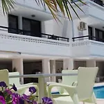 Agrino Lejlighedshotel 3*
