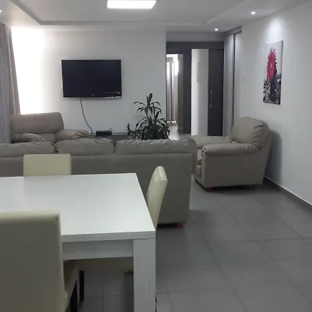 Agrino Lejlighedshotel 3*