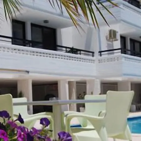 Agrino Lejlighedshotel 3*